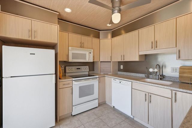 1082 BIRD BAY WAY 304, Venice, FL 34285