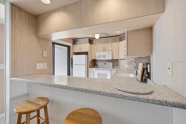 1082 BIRD BAY WAY 304, Venice, FL 34285