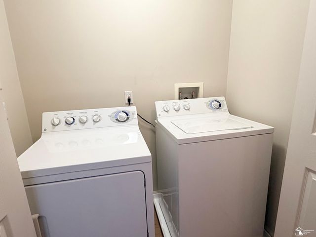 26757 Kirkway Circle, Woodhaven, MI 48183