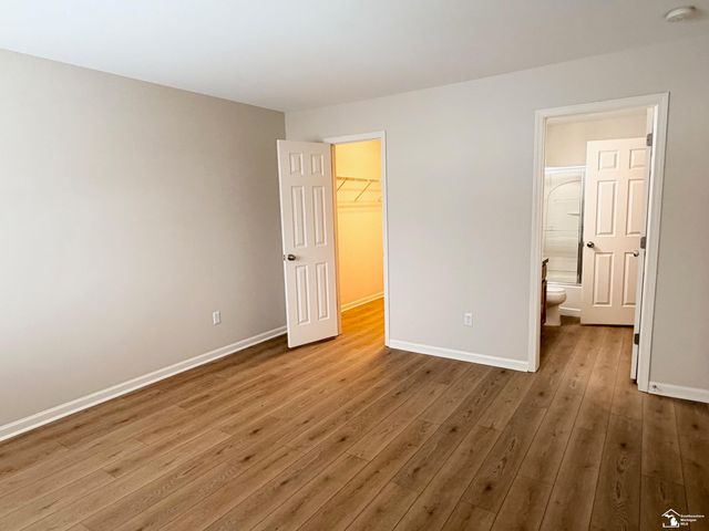 26757 Kirkway Circle, Woodhaven, MI 48183