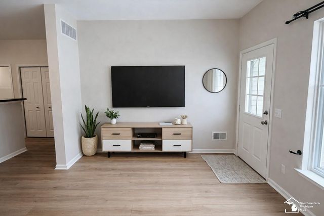 26757 Kirkway Circle, Woodhaven, MI 48183