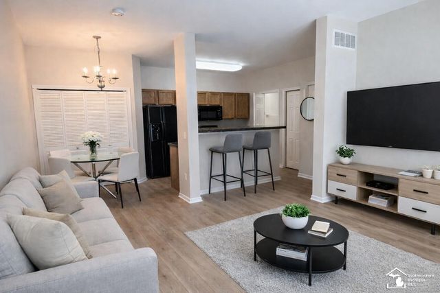 26757 Kirkway Circle, Woodhaven, MI 48183