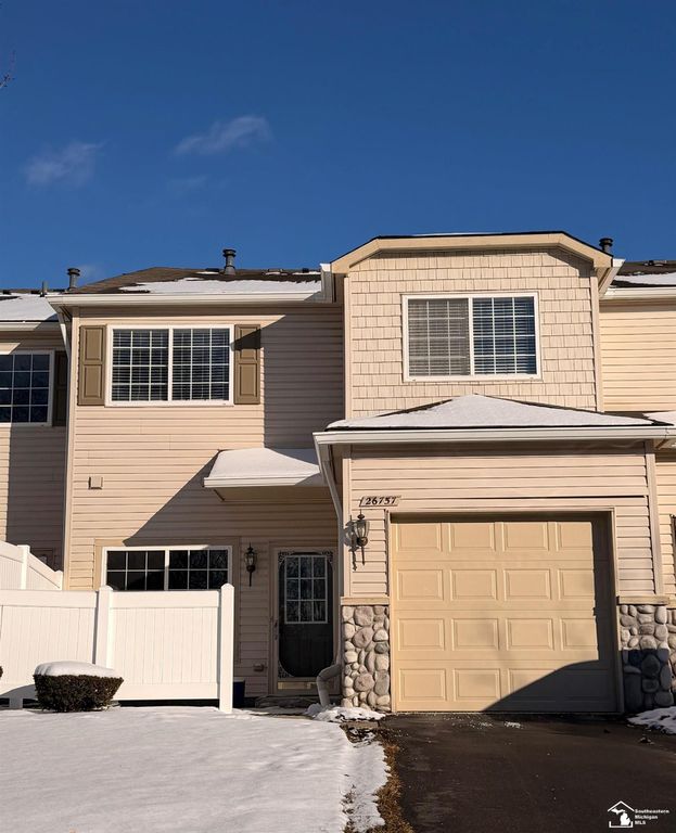 26757 Kirkway Circle, Woodhaven, MI 48183