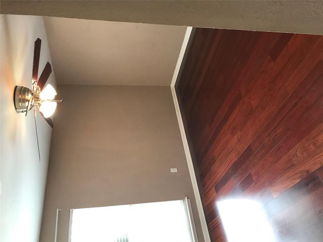 400 W 35th ST 210, Austin, TX 78705