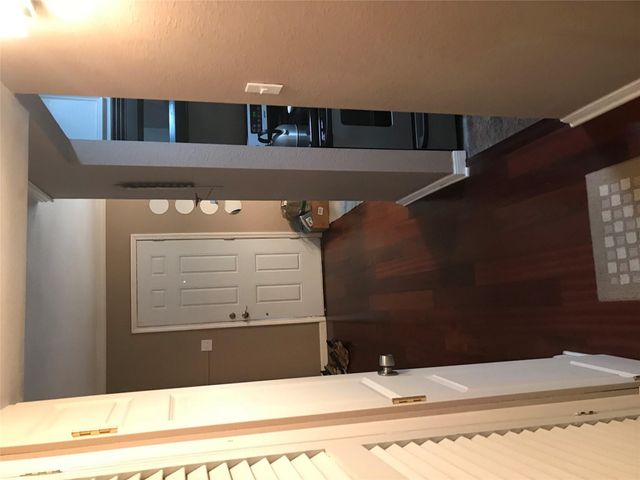 400 W 35th ST 210, Austin, TX 78705
