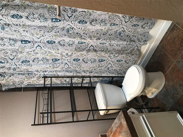 400 W 35th ST 210, Austin, TX 78705