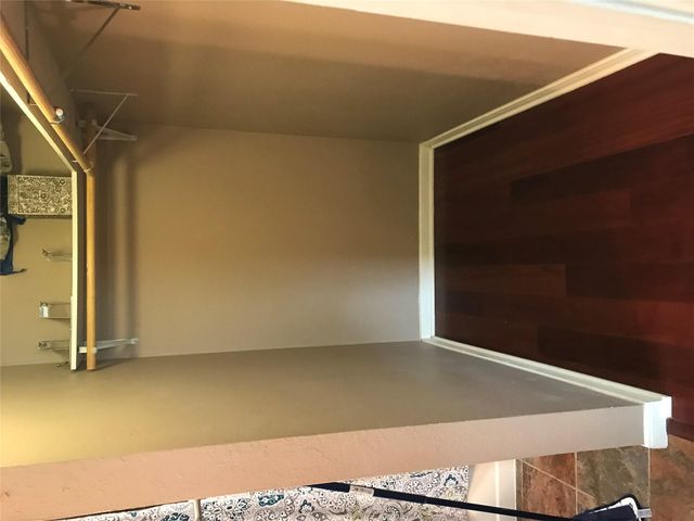 400 W 35th ST 210, Austin, TX 78705