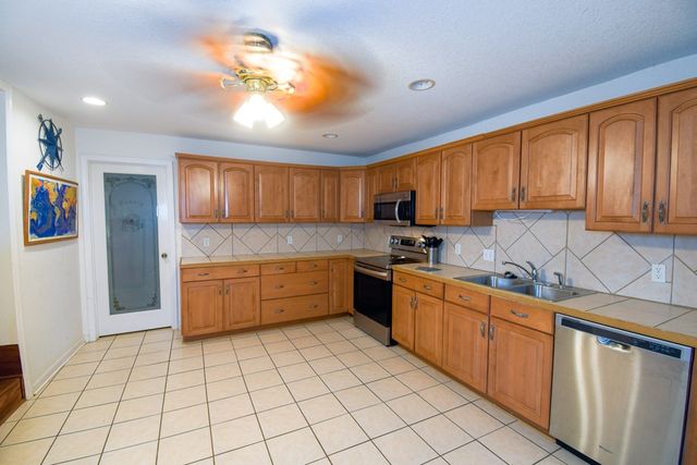 80 Grand Central Avenue, Mccaysville, GA 30555