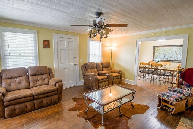 80 Grand Central Avenue, Mccaysville, GA 30555