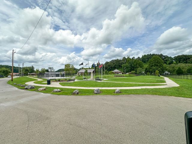 80 Grand Central Avenue, Mccaysville, GA 30555