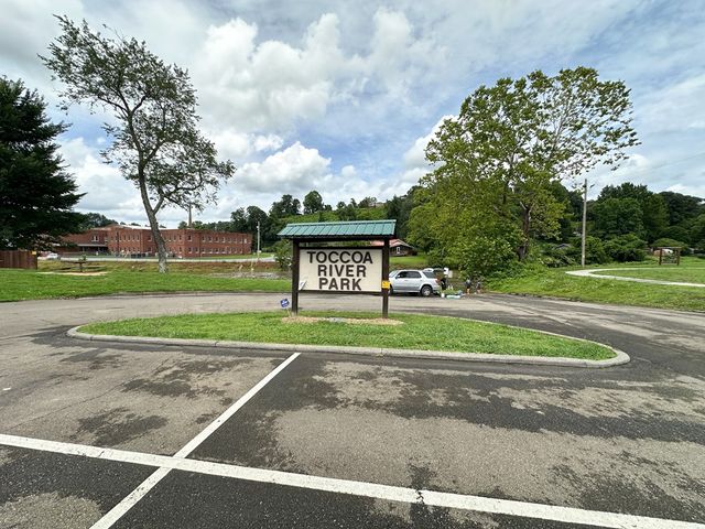 80 Grand Central Avenue, Mccaysville, GA 30555