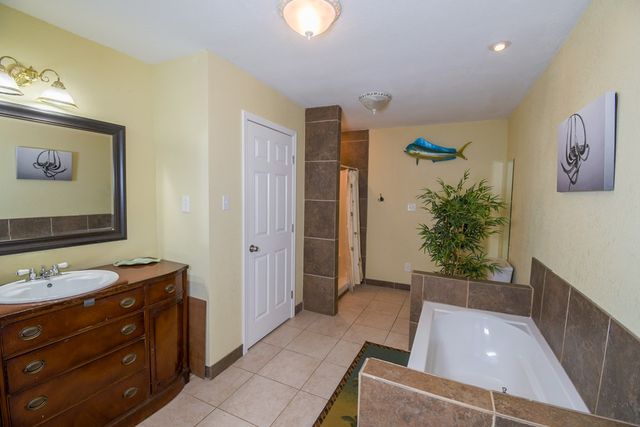 80 Grand Central Avenue, Mccaysville, GA 30555