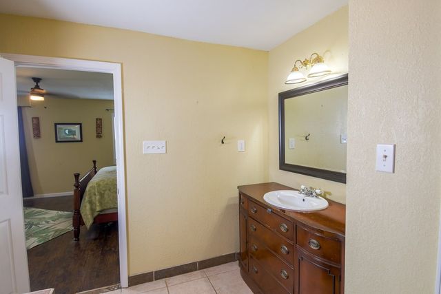 80 Grand Central Avenue, Mccaysville, GA 30555