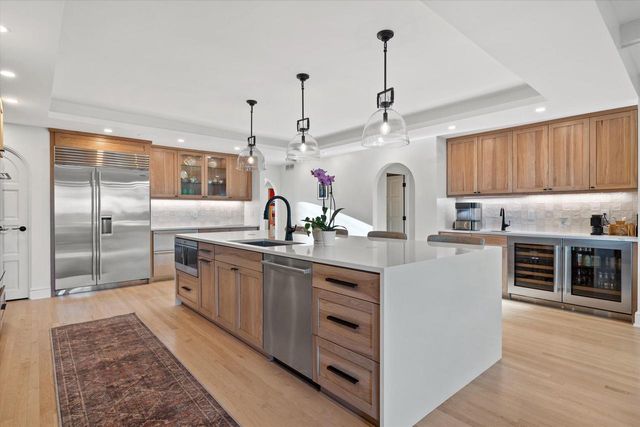 7032 Barnett LANE, Fox Point, WI 53217