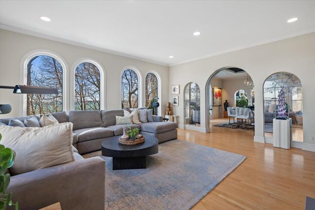 7032 Barnett LANE, Fox Point, WI 53217