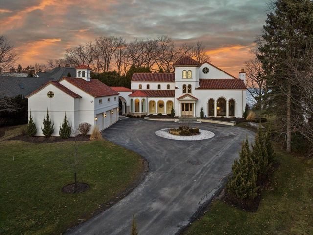 7032 Barnett LANE, Fox Point, WI 53217