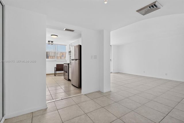 100 Golden Isles Dr 406, Hallandale Beach, FL 33009