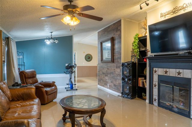 7519 Silvermine Road, Harwood, TX 78632