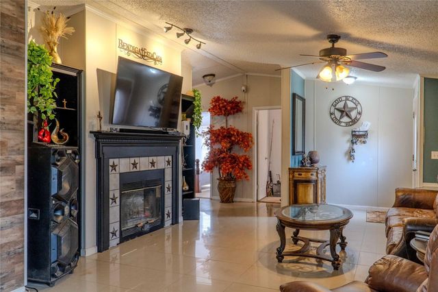 7519 Silvermine Road, Harwood, TX 78632