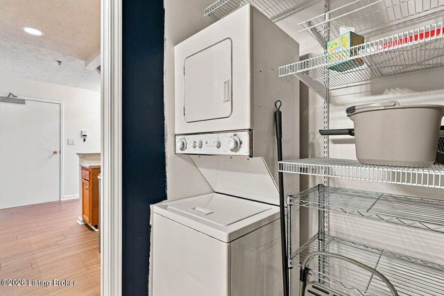 1148 Neon Way, Louisville, KY 40204