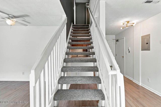 1148 Neon Way, Louisville, KY 40204
