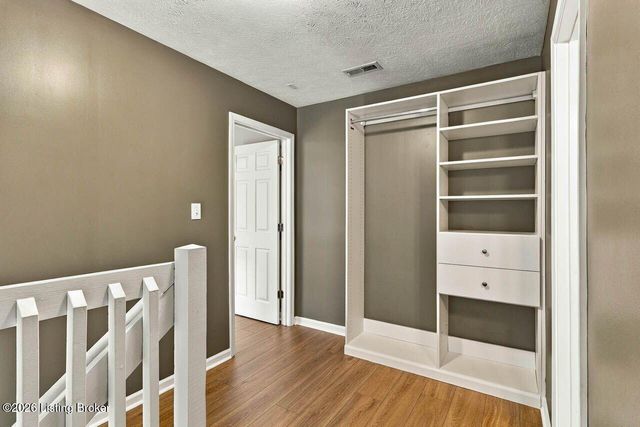 1148 Neon Way, Louisville, KY 40204