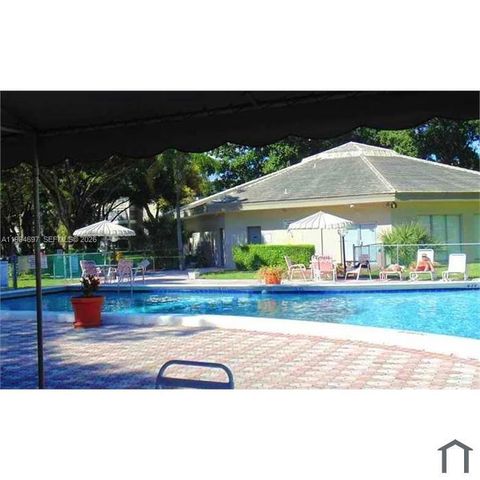 2998 NW 48th Terrace 326, Lauderdale Lakes, FL 33313