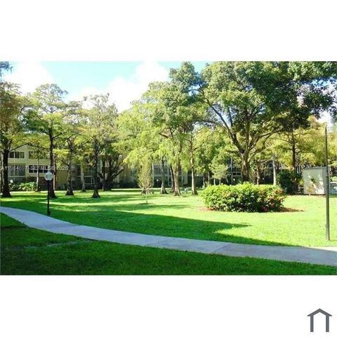 2998 NW 48th Terrace 326, Lauderdale Lakes, FL 33313