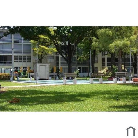 2998 NW 48th Terrace 326, Lauderdale Lakes, FL 33313