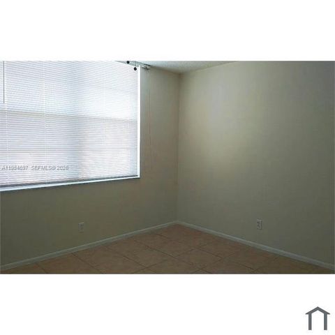 2998 NW 48th Terrace 326, Lauderdale Lakes, FL 33313