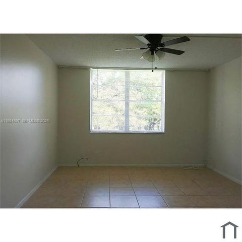 2998 NW 48th Terrace 326, Lauderdale Lakes, FL 33313