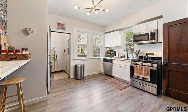 814 S 50Th Avenue, Omaha, NE 68106