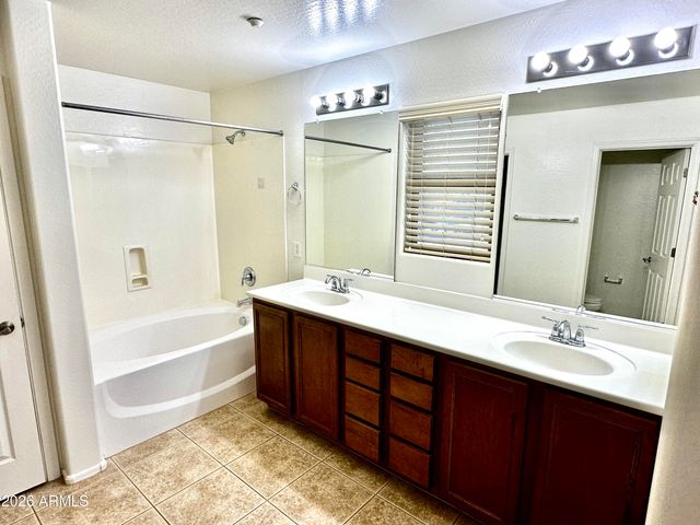 3293 E LOMA VISTA Street, Gilbert, AZ 85295
