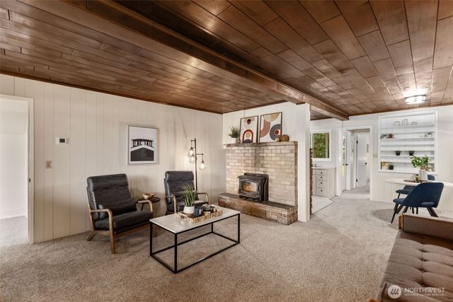 31089 E Lake Morton Drive SE, Kent, WA 98042