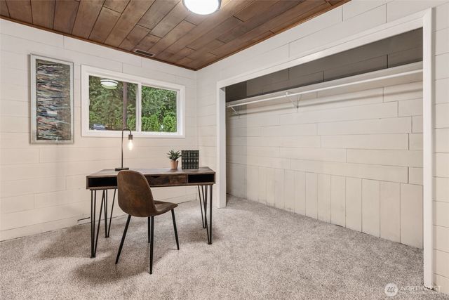31089 E Lake Morton Drive SE, Kent, WA 98042