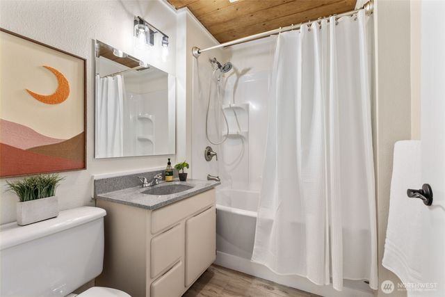 31089 E Lake Morton Drive SE, Kent, WA 98042