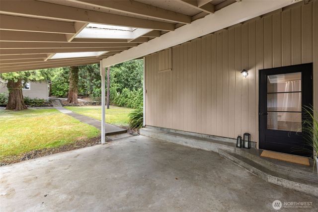 31089 E Lake Morton Drive SE, Kent, WA 98042