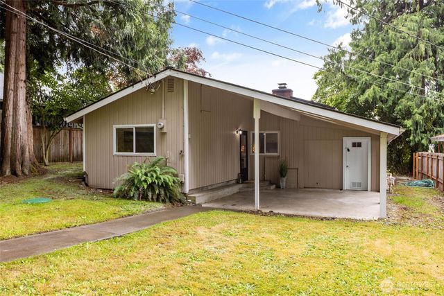 31089 E Lake Morton Drive SE, Kent, WA 98042