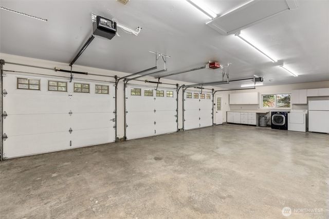 31089 E Lake Morton Drive SE, Kent, WA 98042