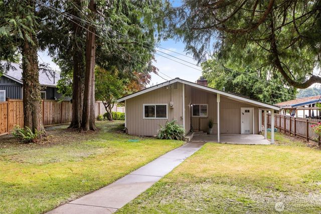 31089 E Lake Morton Drive SE, Kent, WA 98042