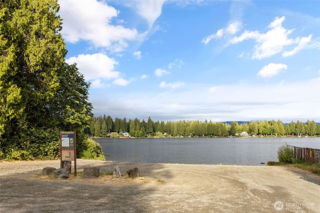31089 E Lake Morton Drive SE, Kent, WA 98042