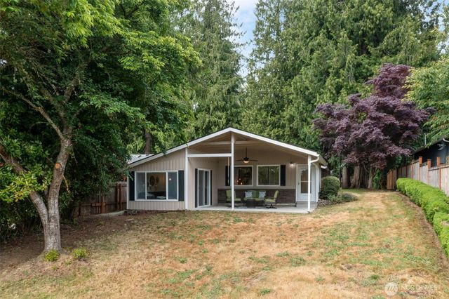 31089 E Lake Morton Drive SE, Kent, WA 98042