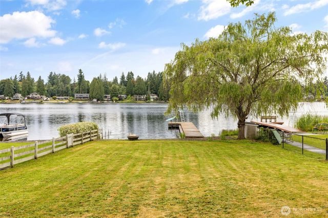 31089 E Lake Morton Drive SE, Kent, WA 98042