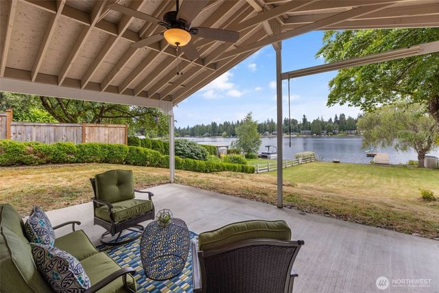 31089 E Lake Morton Drive SE, Kent, WA 98042