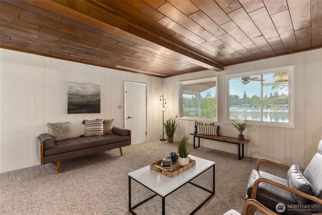 31089 E Lake Morton Drive SE, Kent, WA 98042