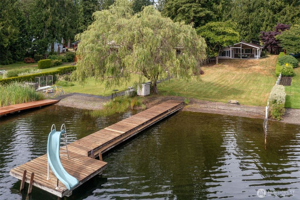 31089 E Lake Morton Drive SE, Kent, WA 98042