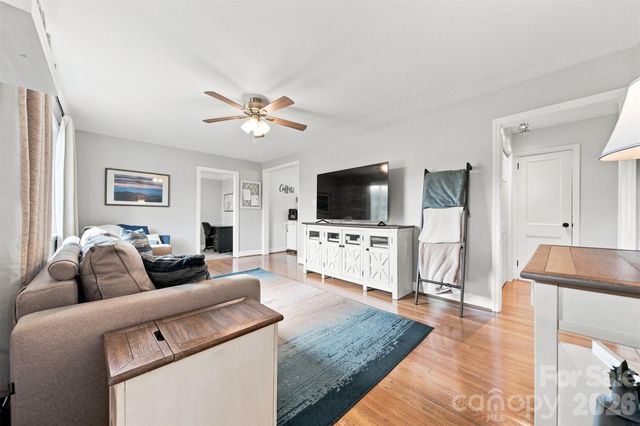 129 33rd Street NW, Hickory, NC 28601
