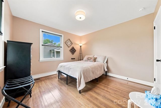 129 33rd Street NW, Hickory, NC 28601