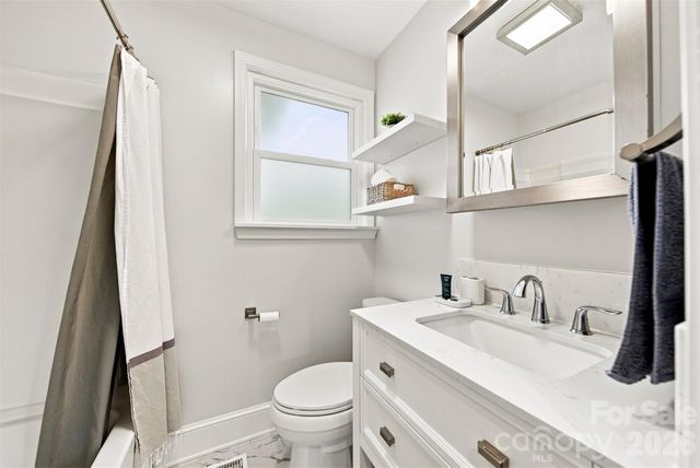 129 33rd Street NW, Hickory, NC 28601