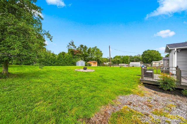 129 33rd Street NW, Hickory, NC 28601